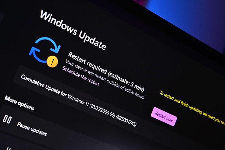 Hãy kiểm tra bản cập nhật trong ứng dụng Settings > Windows Update.