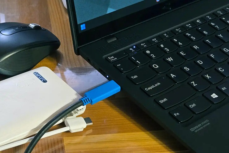 Những chiếc laptop hiện nay còn gặp hạn chế lớn về vị trí đặt cổng USB-C.