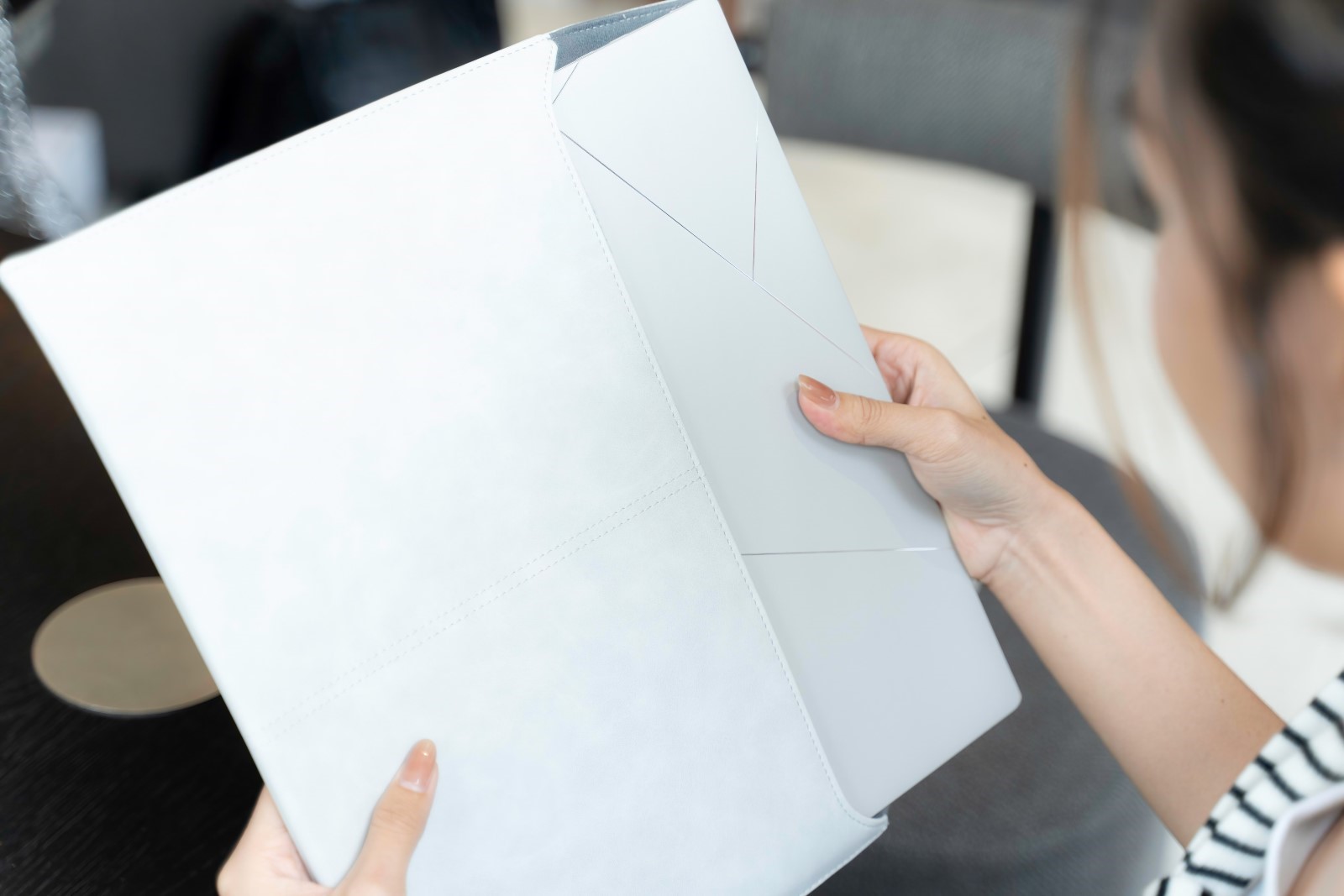 Trao quyền “tự do” với thời lượng pin lên đến 27 giờ mà không cần phụ thuộc vào ổ cắm