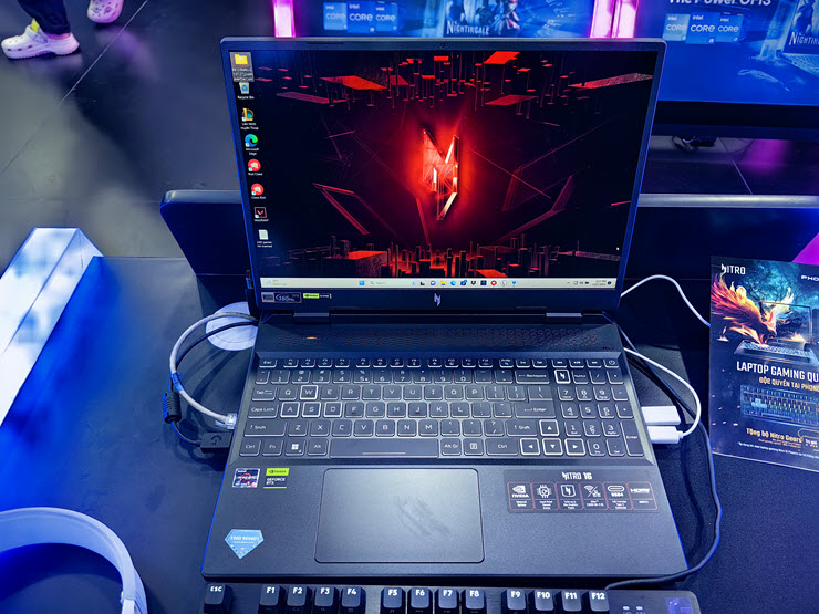 Acer trình làng laptop chuyên game Acer Nitro 16 Phoenix - 2
