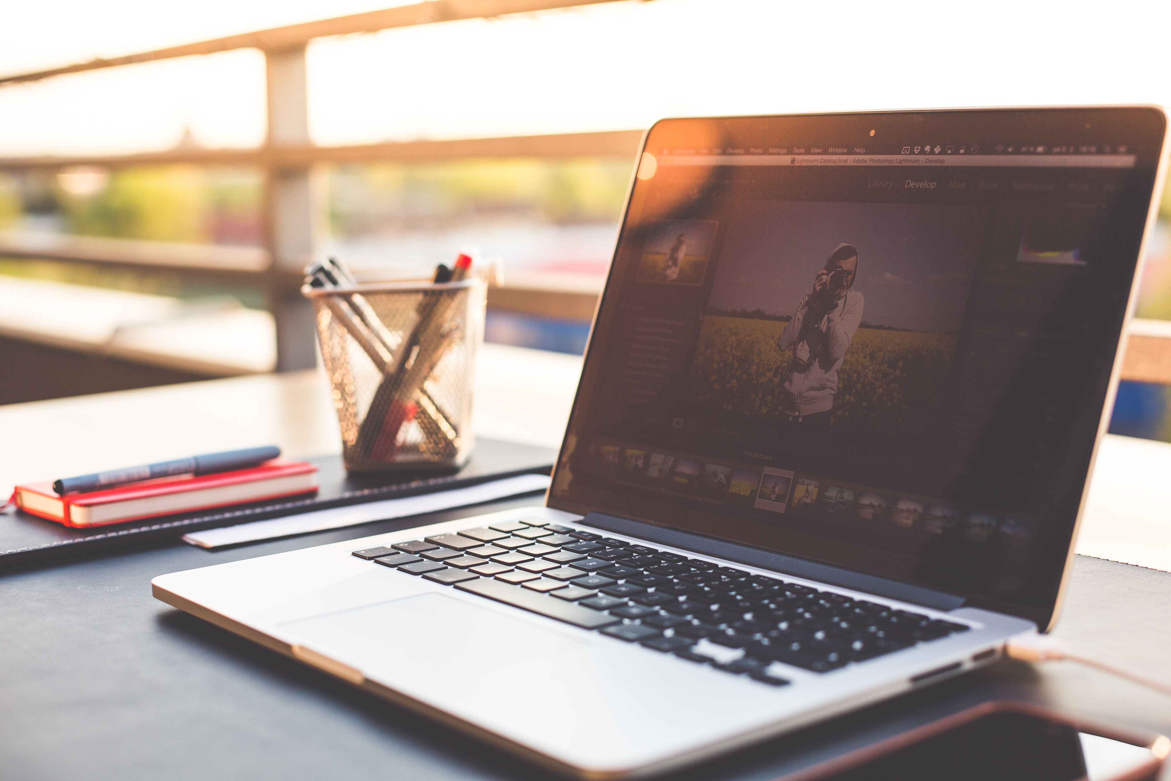 kích thước và màn hình laptop dành cho sính viên