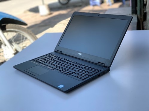 Laptop Dell Precision 3520 Workstation-1