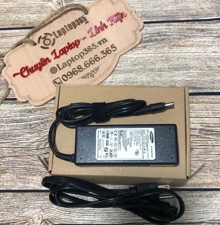 Sạc Laptop Samsung 450R4E NP450R4E